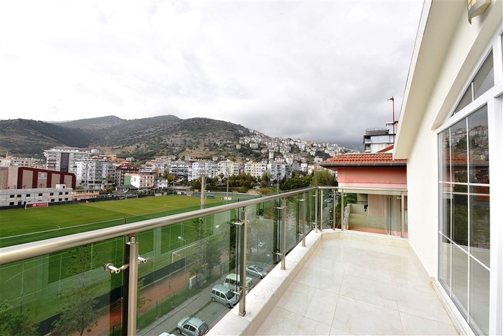 Пентхаус планировки 2+1 в центре Алании