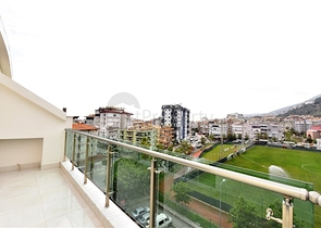 Пентхаус планировки 2+1 в центре Алании