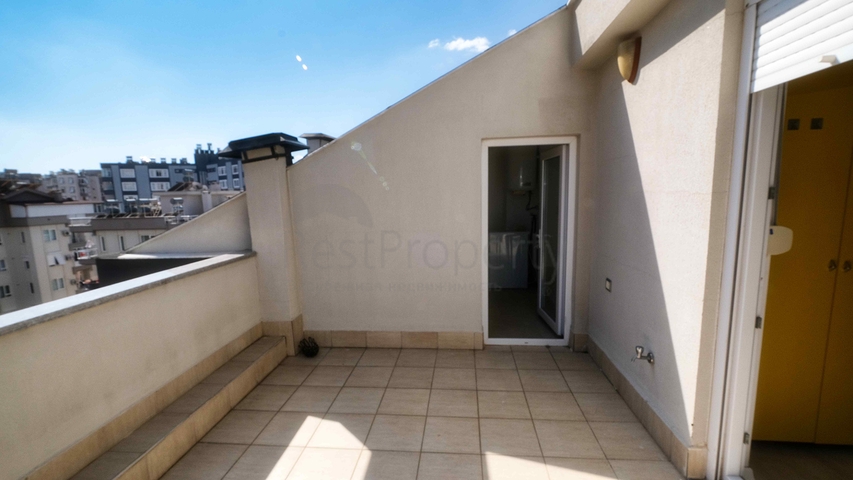 Пентхаус 3+1 с мебелью в 600 м от моря в Анталии