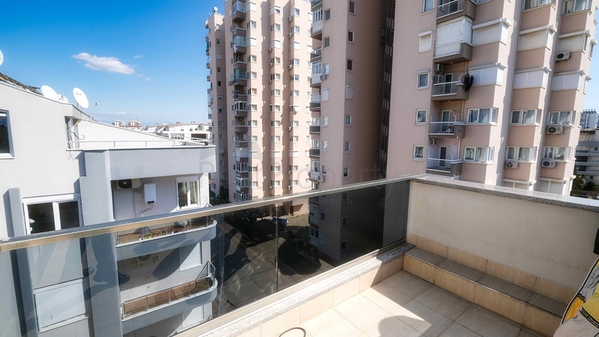 Пентхаус 3+1 с мебелью в 600 м от моря в Анталии