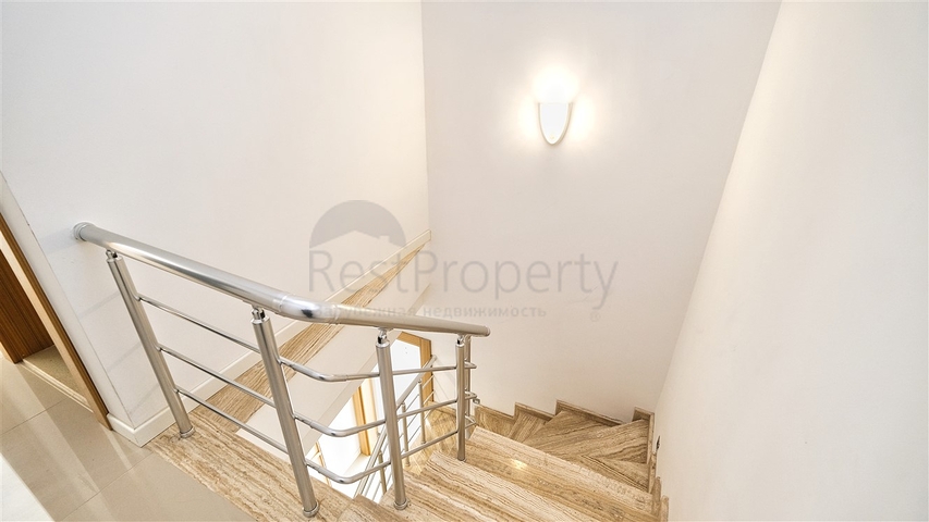 Пентхаус 3+1 с мебелью в 600 м от моря в Анталии