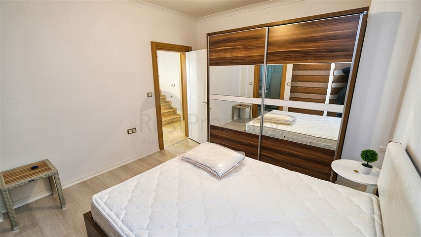 Пентхаус 3+1 с мебелью в 600 м от моря в Анталии