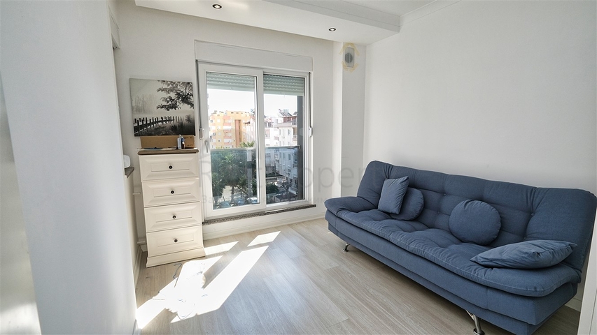 Пентхаус 3+1 с мебелью в 600 м от моря в Анталии