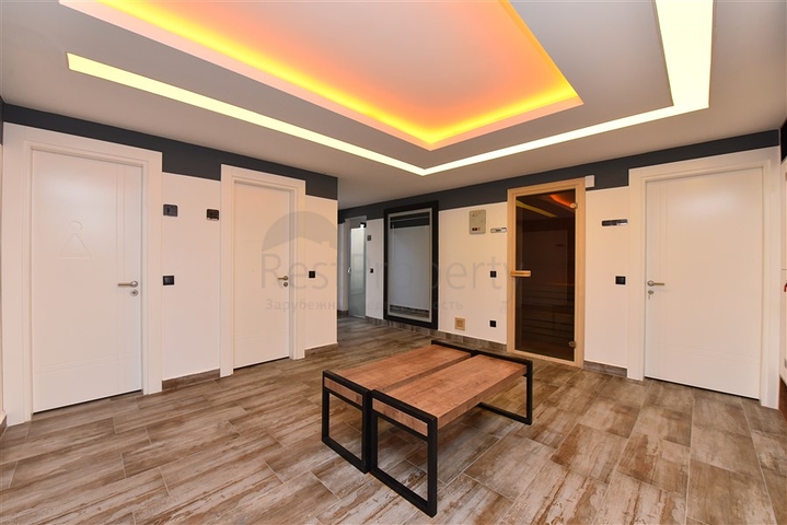 Шестикомнатная квартира с мебелью