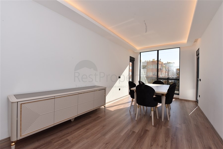 Шестикомнатная квартира с мебелью