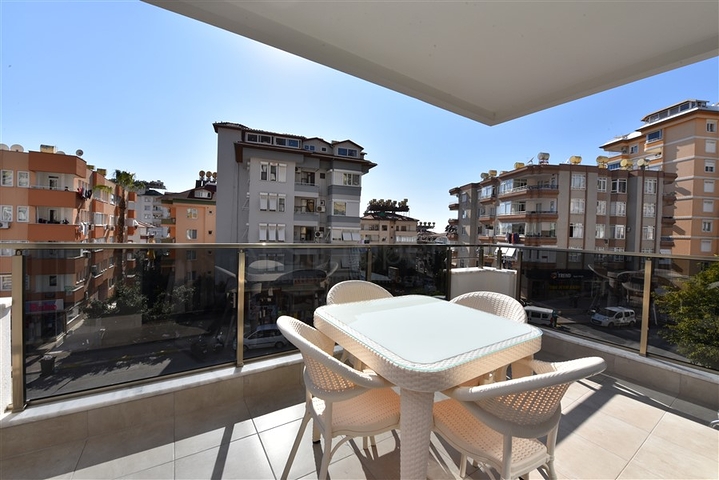 Шестикомнатная квартира с мебелью