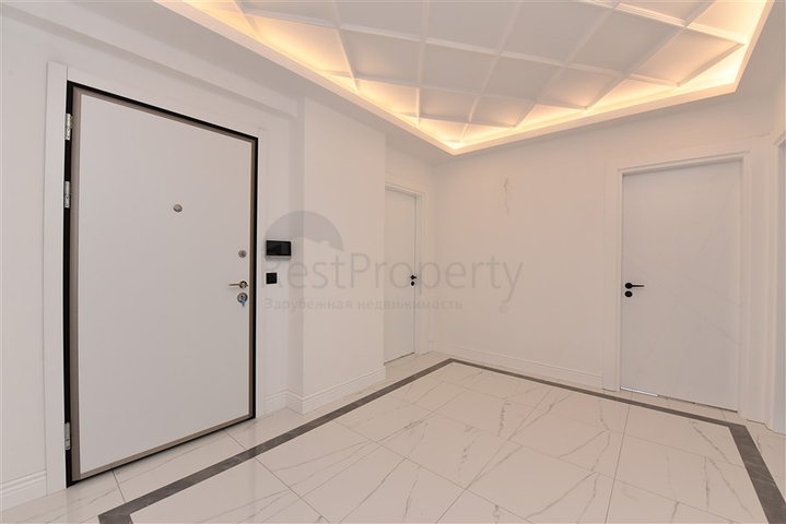 Шестикомнатная квартира с мебелью