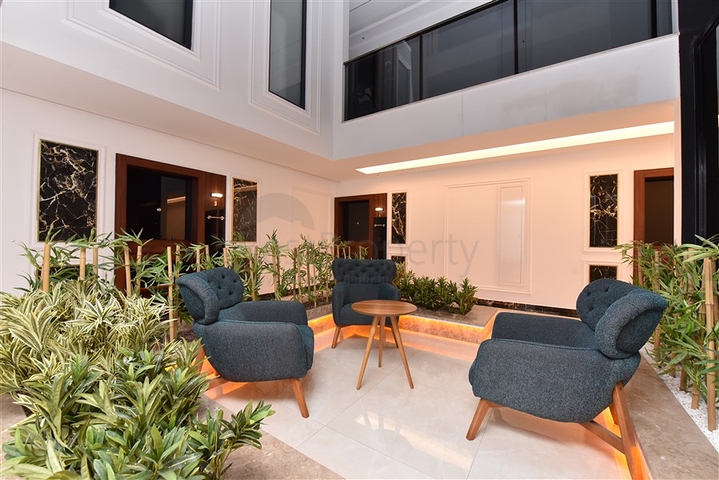 Шестикомнатная квартира с мебелью