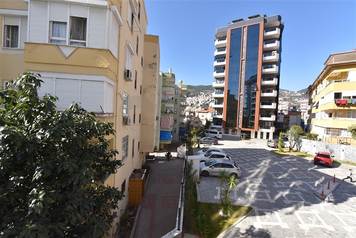 Шестикомнатная квартира с мебелью