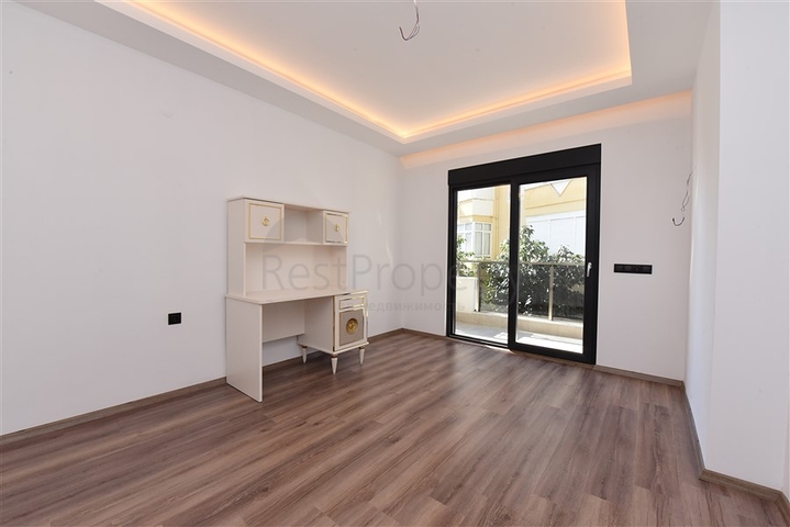 Шестикомнатная квартира с мебелью