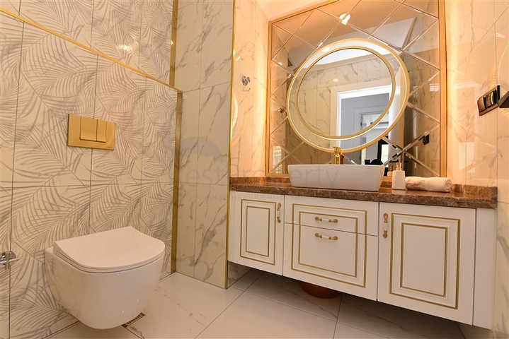 Шестикомнатная квартира с мебелью