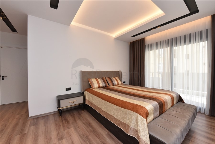 Шестикомнатная квартира с мебелью