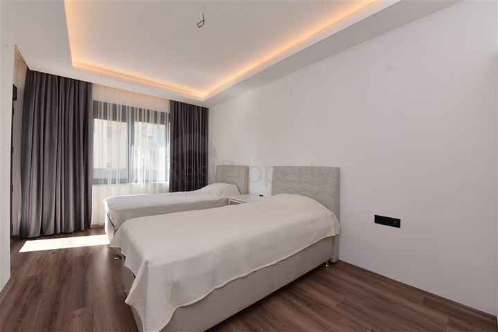 Шестикомнатная квартира с мебелью