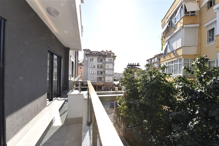 Шестикомнатная квартира с мебелью