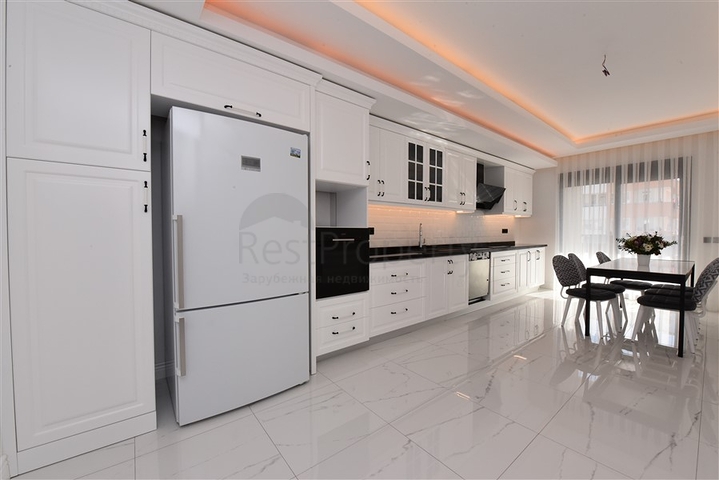 Шестикомнатная квартира с мебелью