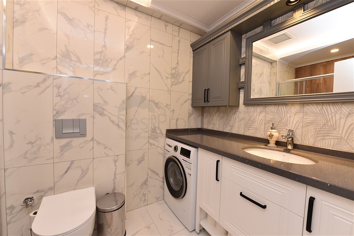 Шестикомнатная квартира с мебелью