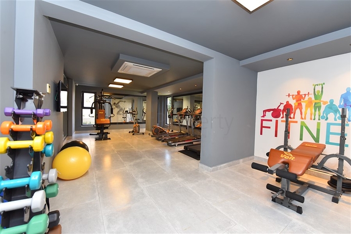 Шестикомнатная квартира с мебелью