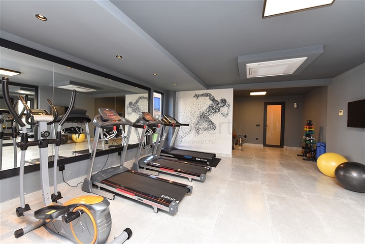 Шестикомнатная квартира с мебелью