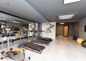 Шестикомнатная квартира с мебелью