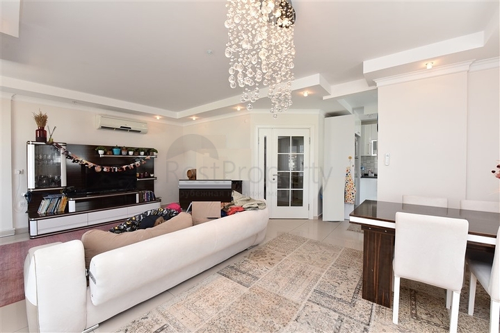 Меблированный пентхаус планировки 4+1