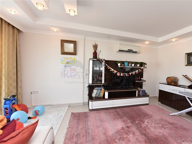 Меблированный пентхаус планировки 4+1