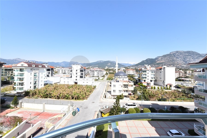 Меблированный пентхаус планировки 4+1