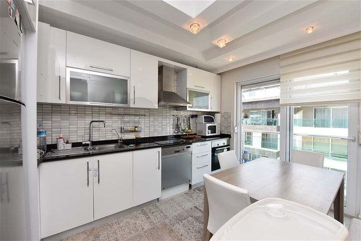 Меблированный пентхаус планировки 4+1