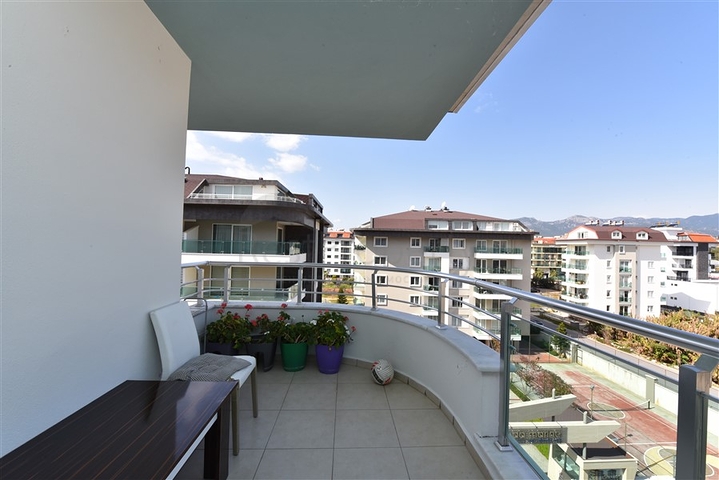 Меблированный пентхаус планировки 4+1