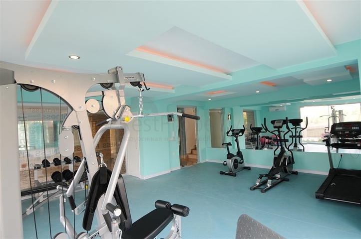 Меблированный пентхаус планировки 4+1