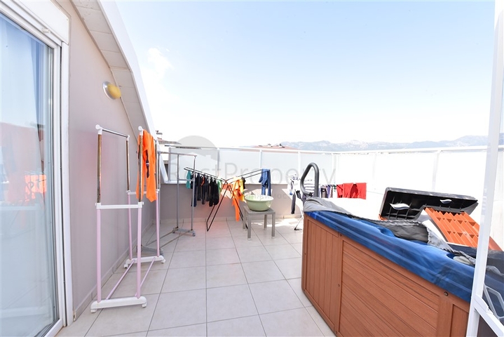 Меблированный пентхаус планировки 4+1