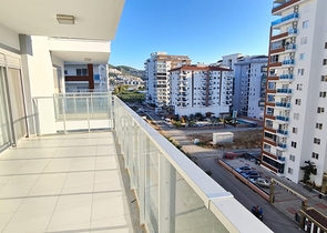 Двухкомнатная квартира с мебелью