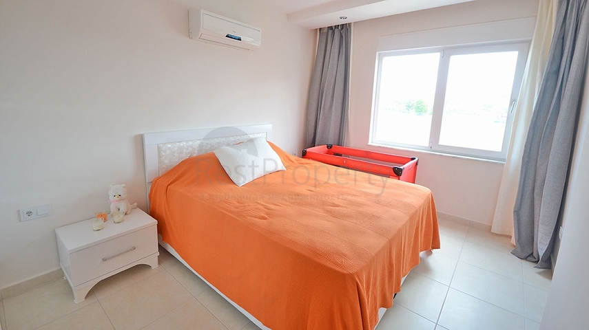 Трехкомнатная квартира с мебелью