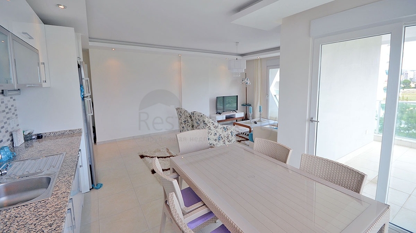 Трехкомнатная квартира с мебелью