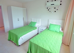 Трехкомнатная квартира с мебелью