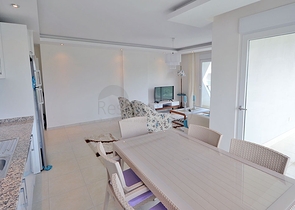 Трехкомнатная квартира с мебелью