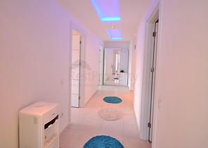 Трехкомнатная квартира с мебелью