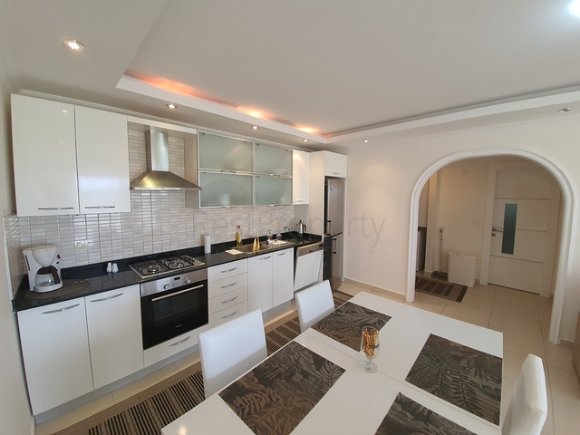 Двухкомнатная квартира с мебелью