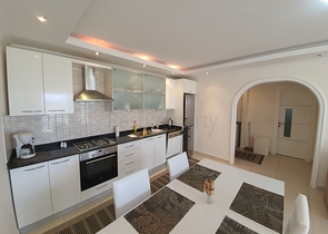 Двухкомнатная квартира с мебелью