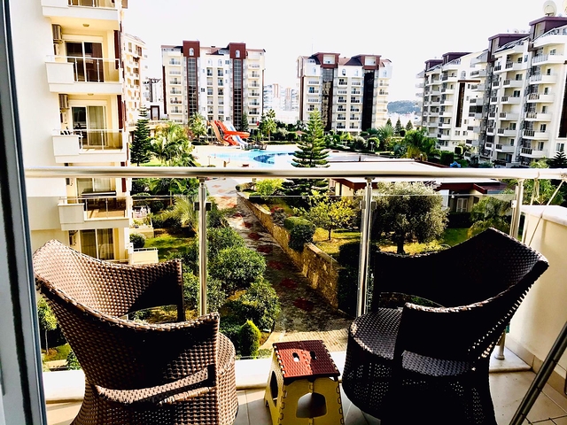 Трехкомнатная квартира с мебелью