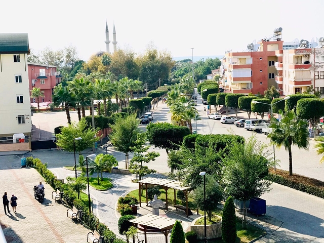 Трехкомнатная квартира с мебелью