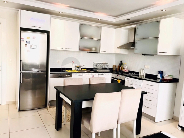 Трехкомнатная квартира с мебелью