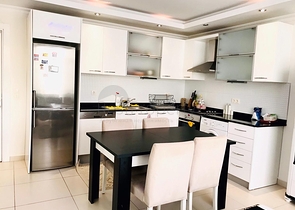 Трехкомнатная квартира с мебелью