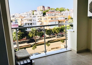 Трехкомнатная квартира с мебелью