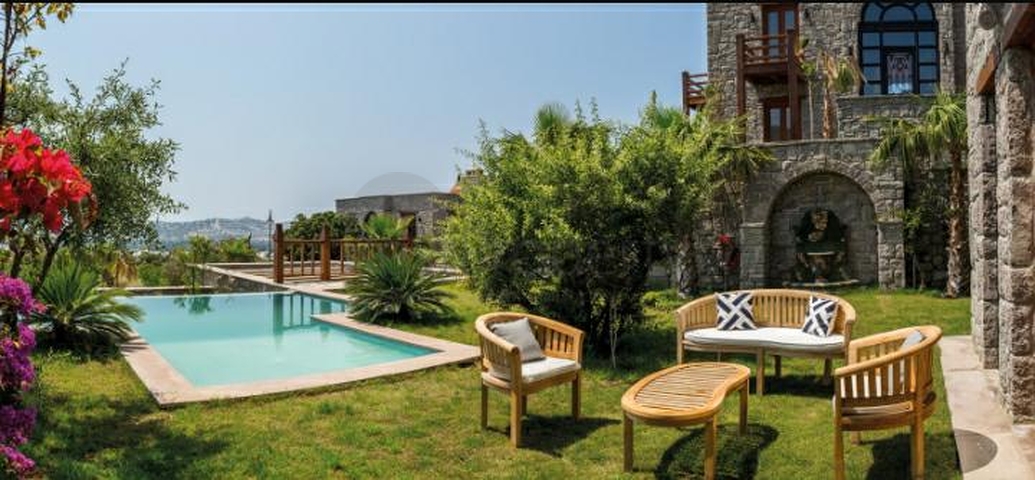 Элитные виллы из камня в историческом месте