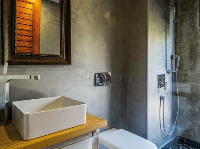 Элитные виллы из камня в историческом месте