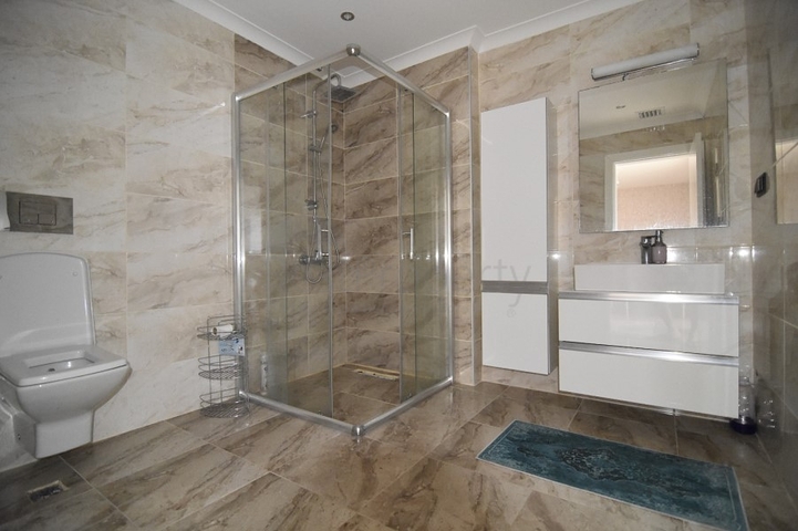 Трехкомнатный пентхаус с мебелью