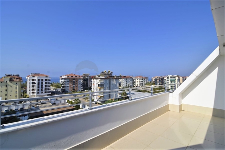 Трехкомнатный пентхаус с мебелью