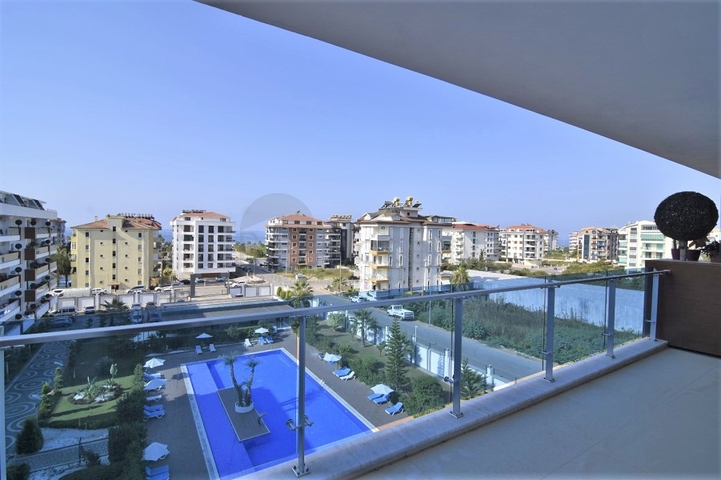 Трехкомнатный пентхаус с мебелью