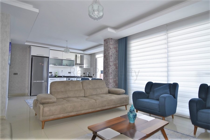 Трехкомнатный пентхаус с мебелью