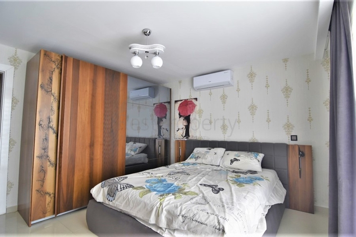 Трехкомнатный пентхаус с мебелью